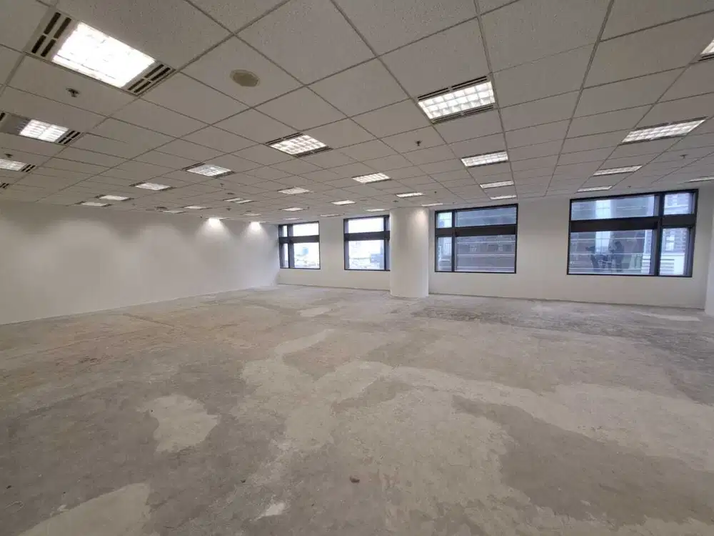 Sewa Kantor 121 m2 di Sampoerna Strategic Sudirman Bisa Request Furnish