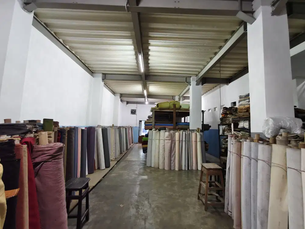 Ruko 3 Lantai Pahlawan Revolusi Area Ramai untuk Usaha dan Kantor