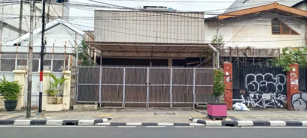 JUAL MURAH ruko 9 X 41, 3 Lantai di Jatinegara Barat, Bali Mester