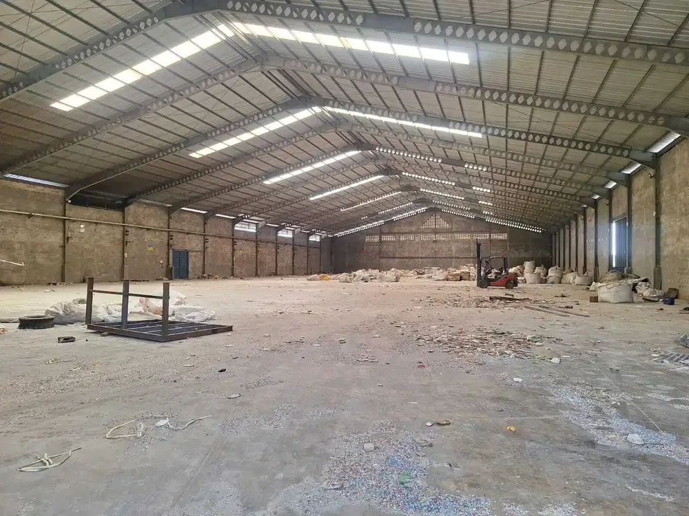 Jual Gudang Fasilitas Mess & Office di Zona Industri Kalijati, Subang