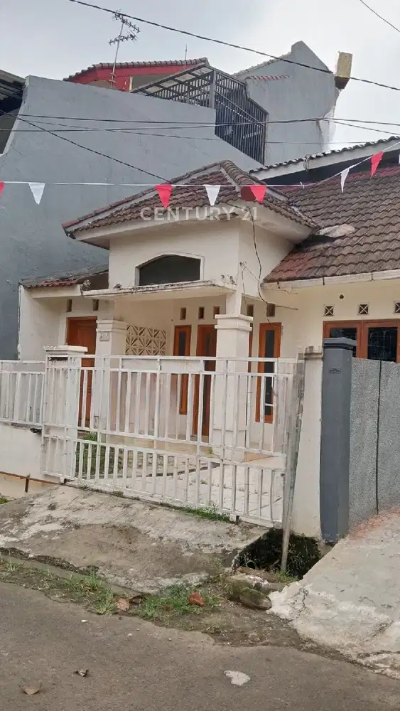Rumah 2 Lantai Dekat Lapangan Olahtaga Di Jatiasih, Bekasi R2186