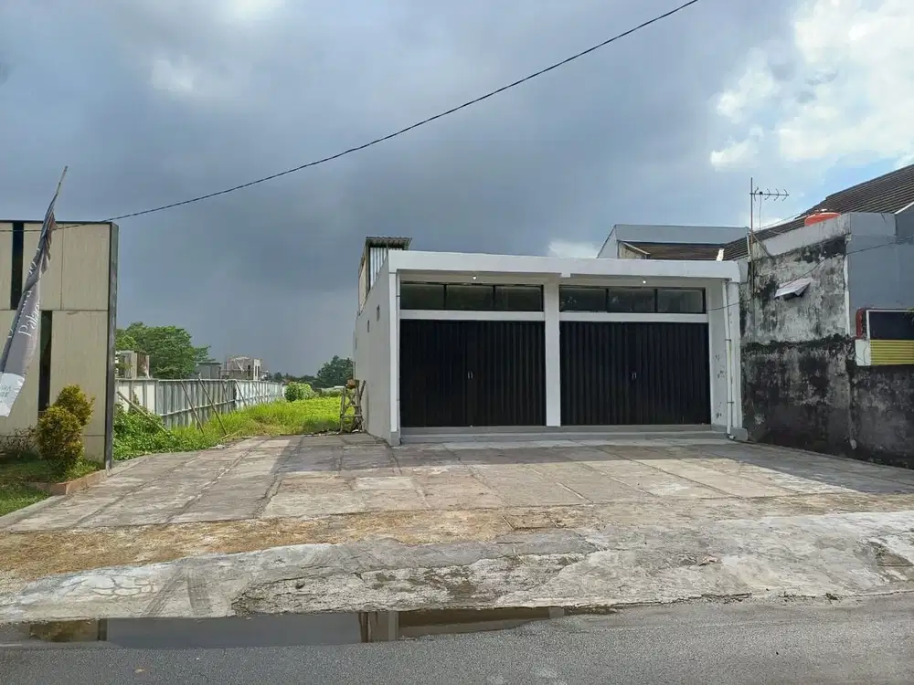 Ruang Usaha cocok Untuk Gudang,Kafe dll Di Palagan Dekat Jl. Magelang