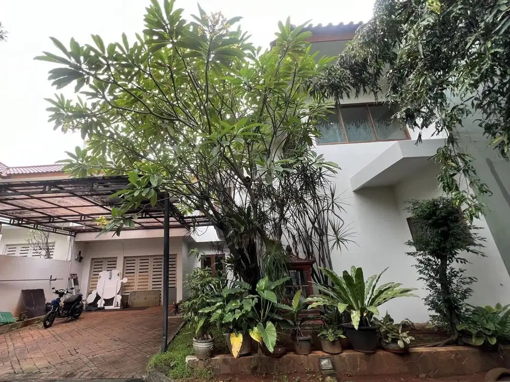 Dijual Rumah Cantik Nuansa Bali dalam Town House Lebak Bulus