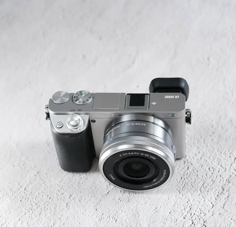 sony a6000 mulus fullset ( di cari untuk di beli )