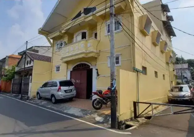 Jual BU Murah, BARU RENOVASI, RuKost Operasional & Strategis di Tebet Jakarta Selatan