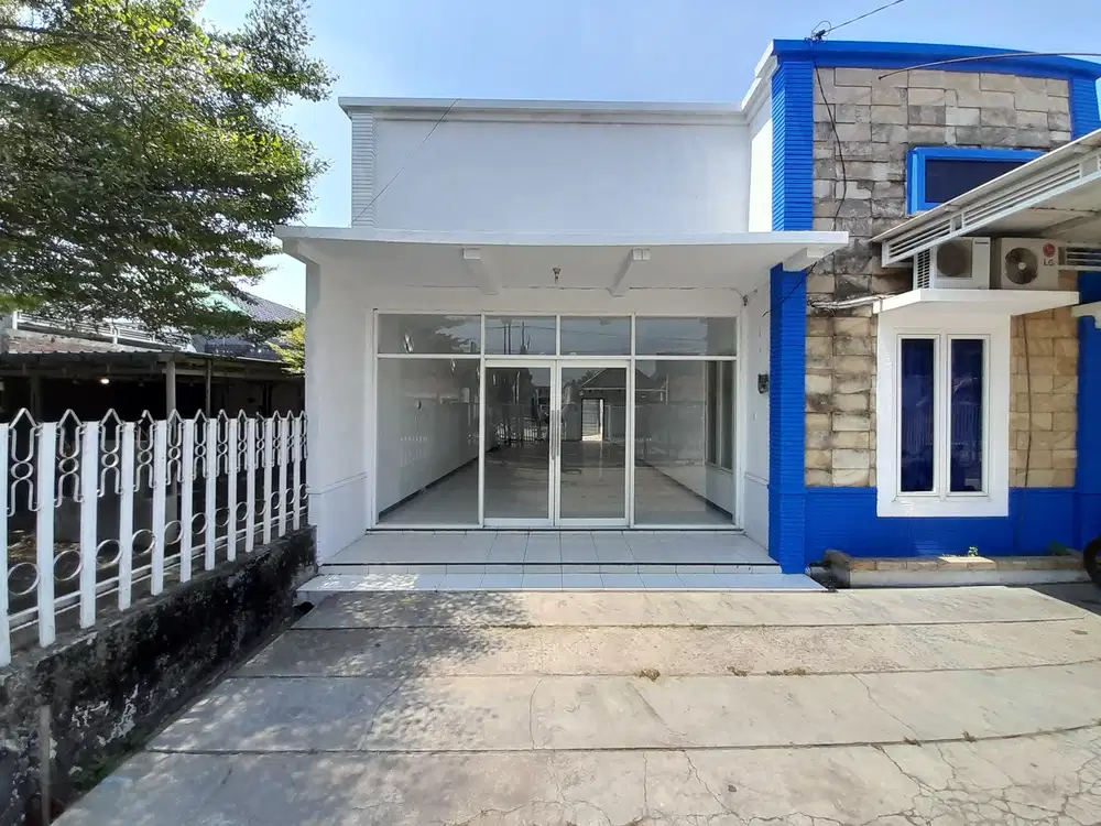 Ruko Pintu Kaca Samping Jalan Kepanjen, Jombang