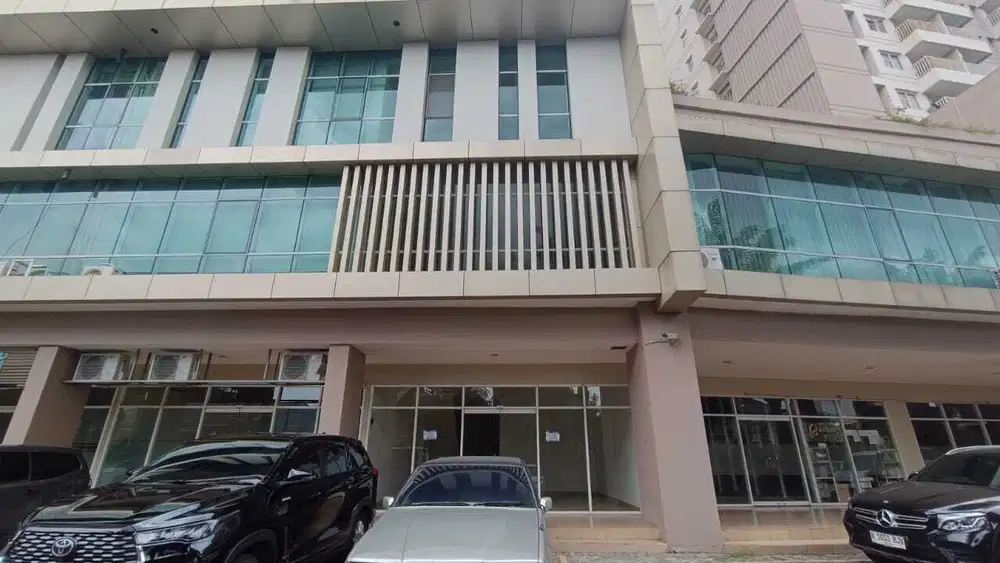 Ruko 3 lantai strategis di Apartemen Belmont Residence