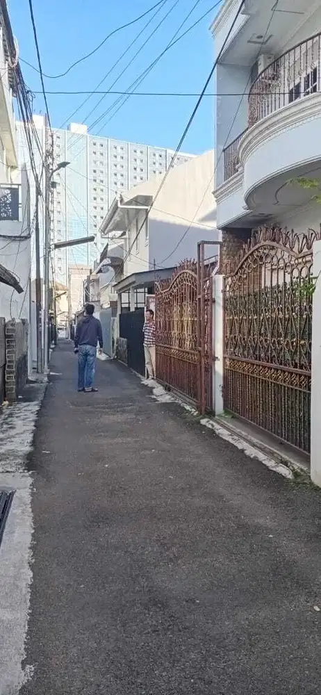 DIJUAL RUMAH SIAP HUNI KOMPLEK CAWANG STRATEGIS