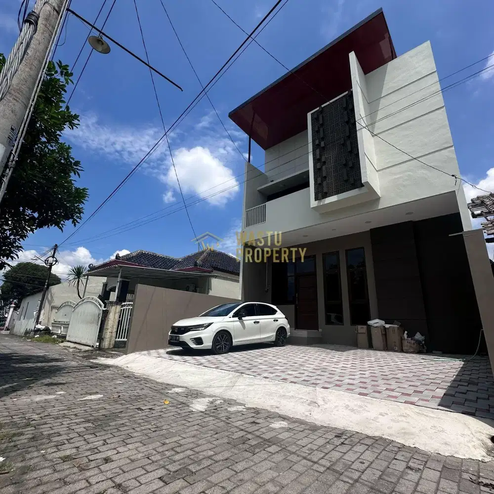 RUMAH SIAP HUNI CARPORT LUAS DI CONDONGCATUR SLEMAN DEKAT RING ROAD UTARA