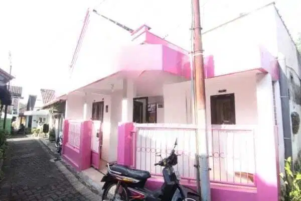 Dijual Rumah Kos Putri Full Furnished dan Full Anak Kos di Unmer