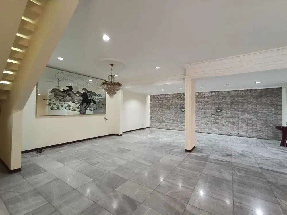 Dijual Rumah SIap Huni Dekat Mall di Janur Indah Kelapa Gading