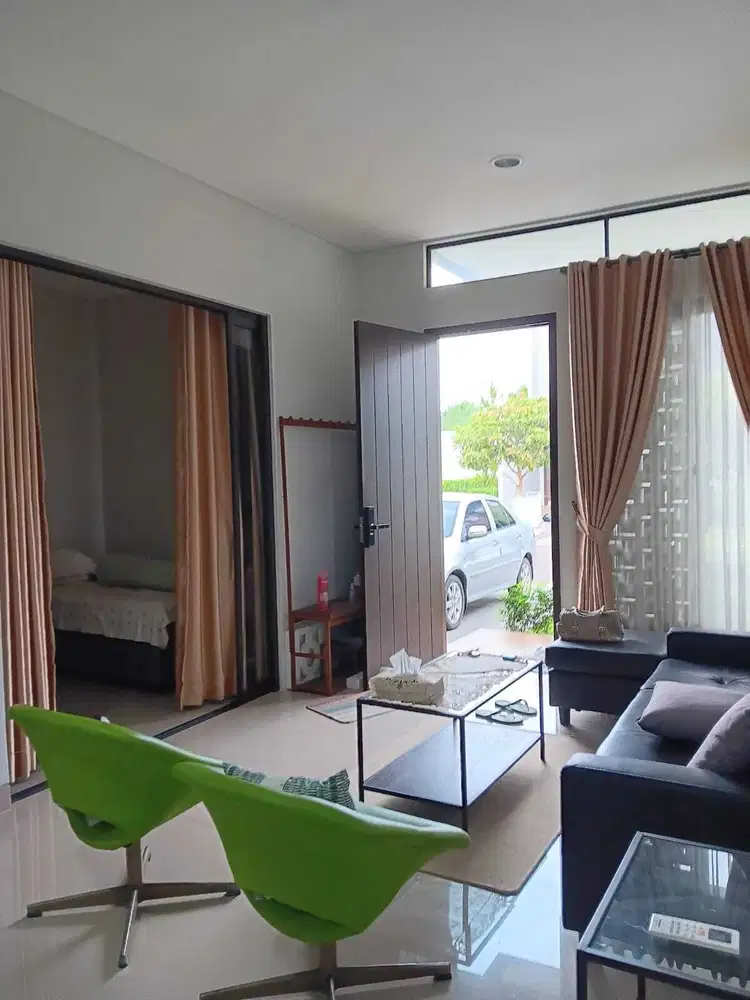 Rumah Fiona 2 Lantai Disewakan Full Furnish di Cluster Flora Summarecon