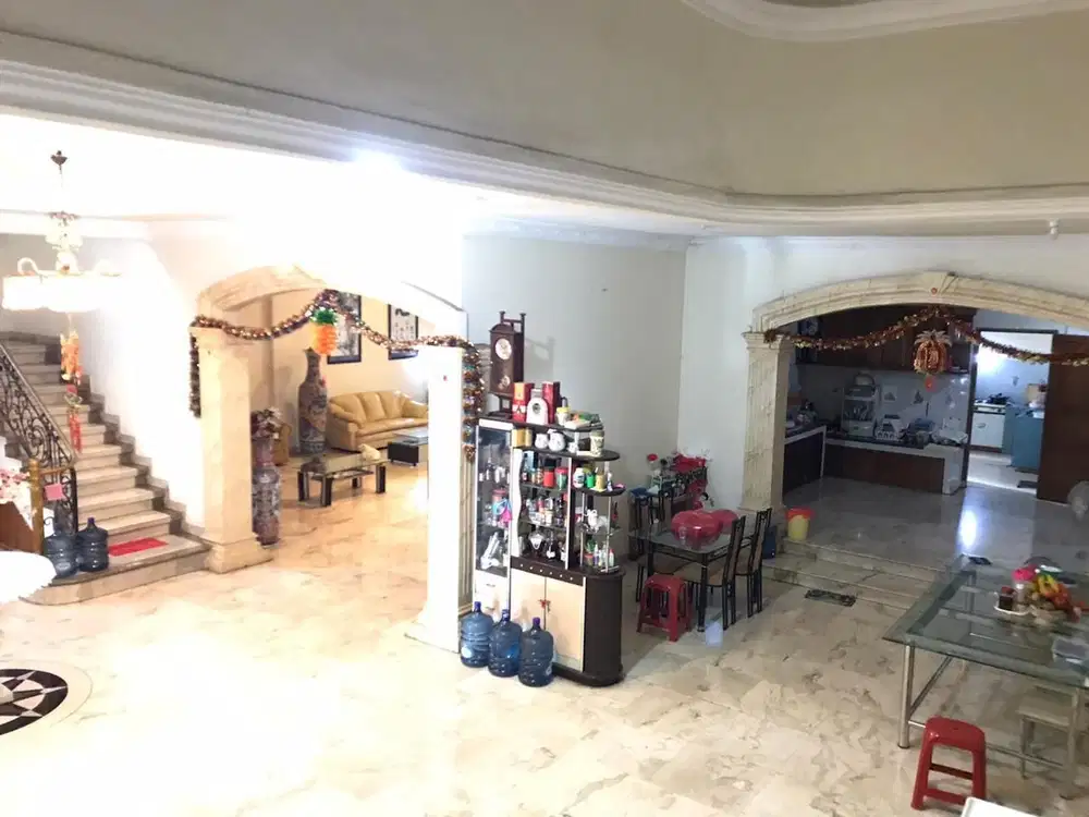 Dijual rumah kantamaran pik 1 hadap barat laut harga masih nego siap survey