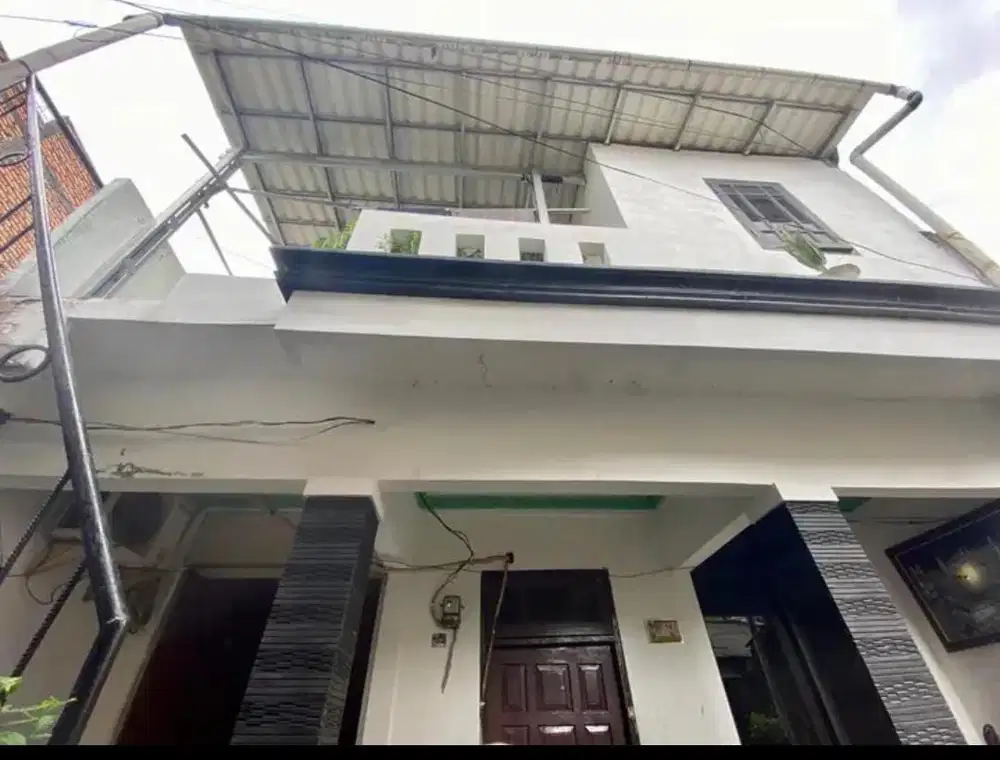 hunian 2 tingka dengan kos full di kawasan Jatinegara