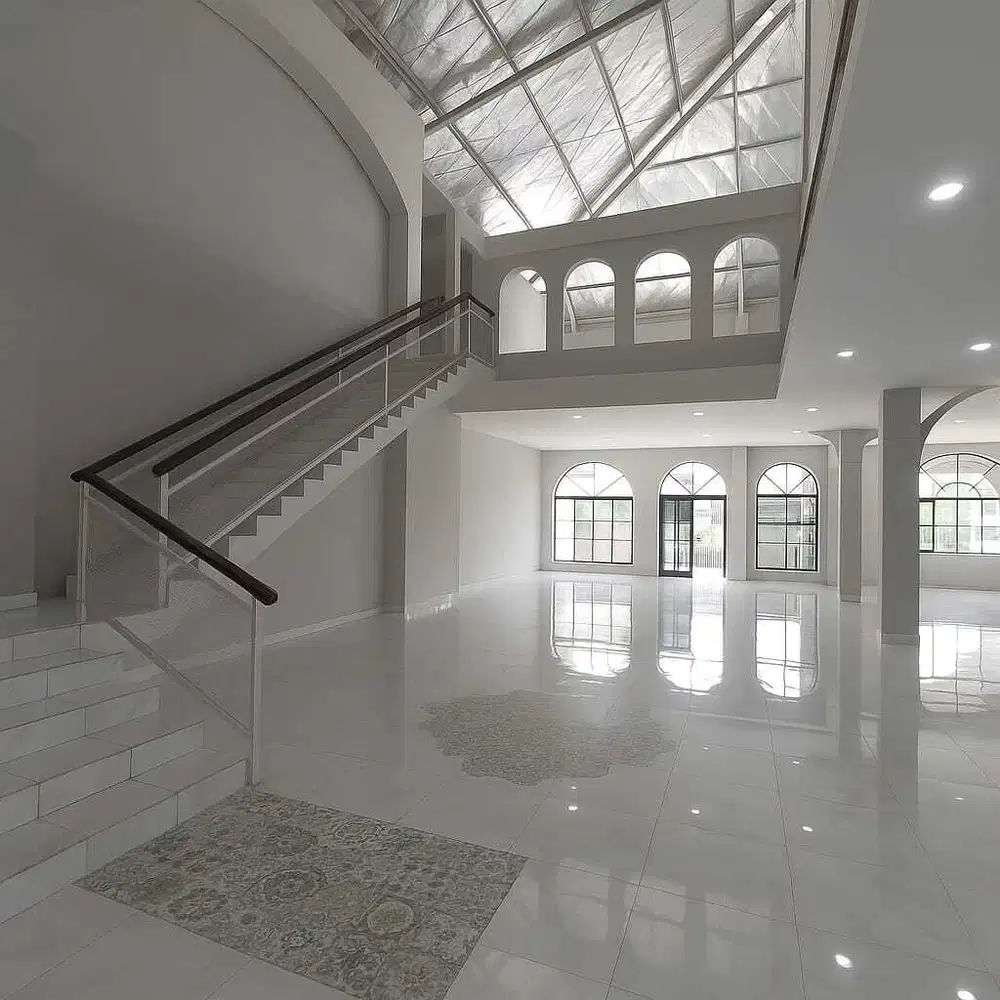 DISEWAKAN GEDUNG 2 LANTAI – KAPASITAS BESAR, DEKAT KAMPUS - BANTUL