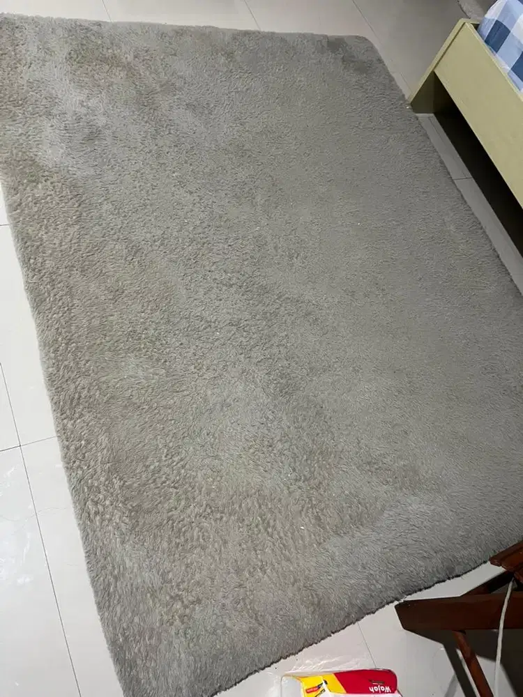 Karpet Bulu Warna Abu