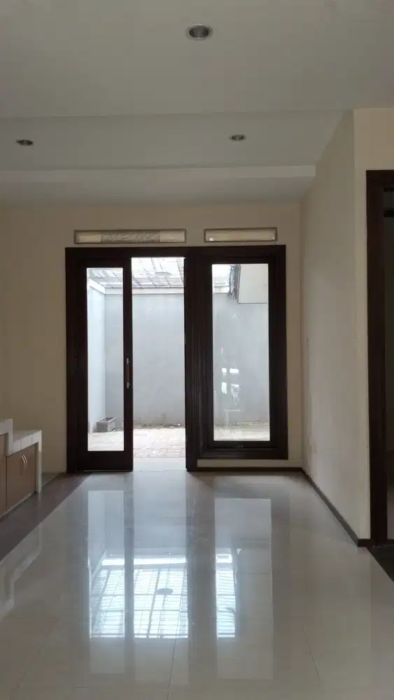 Rumah siap huni di cluster premium Bintaro jaya