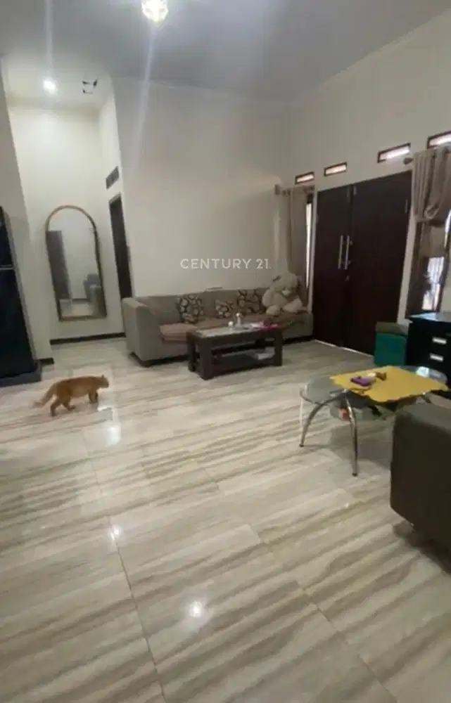 Rumah 2 Lantai Interior Bagus Dalam Perumahan Eksklusif Kopo