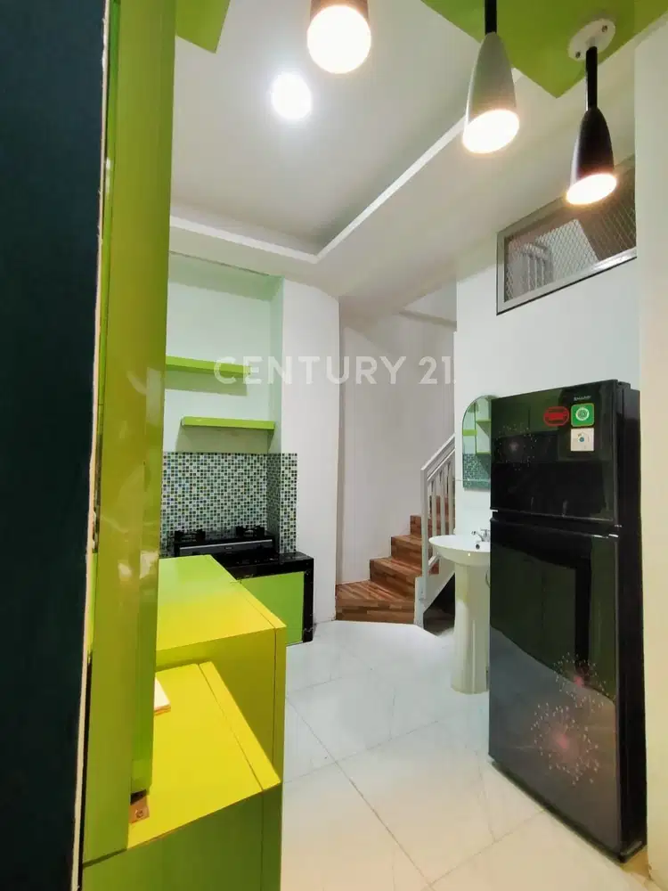 Rumah Baru 3 Lantai 4 Kamar Tidur Di Kemayoran, Jakpus