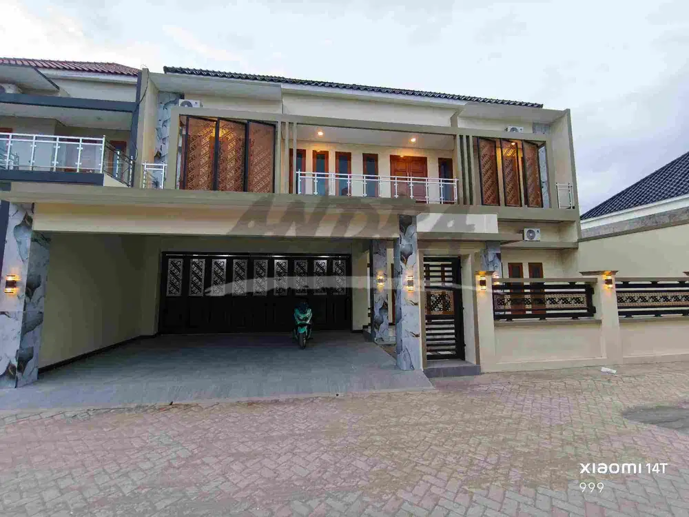 Rumah solo baru dekat dr oen pakuwon mall