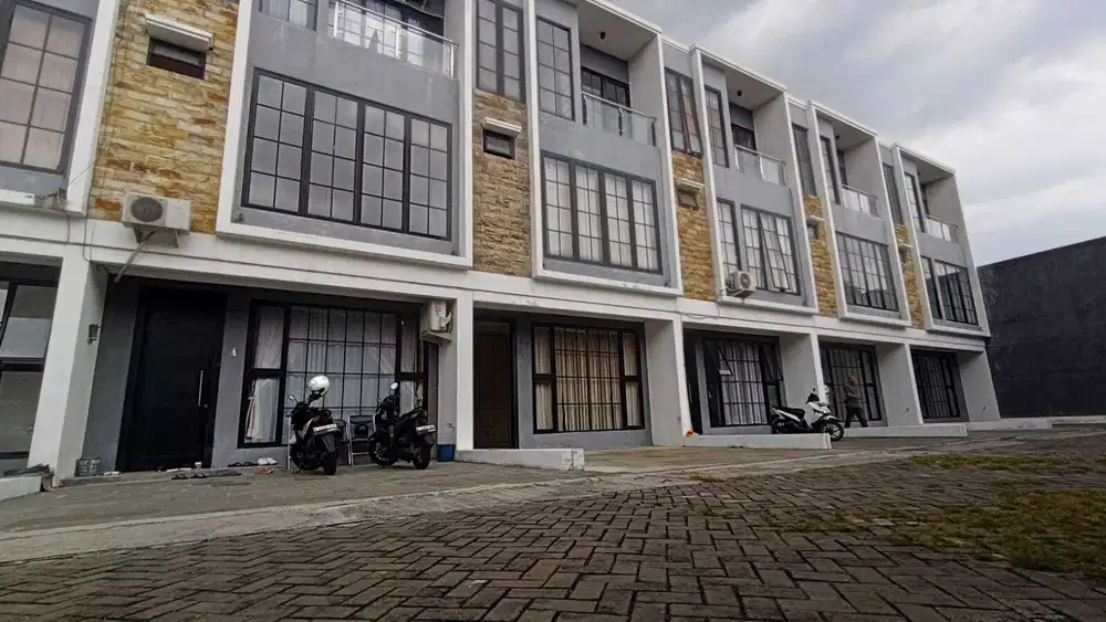 Rumah Modern Townhouse di Kebon Baru Tebet