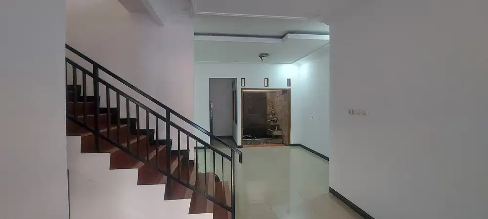 Dijual Rumah Baru Renov di Daerah Batu Ampar Jakarta Timur