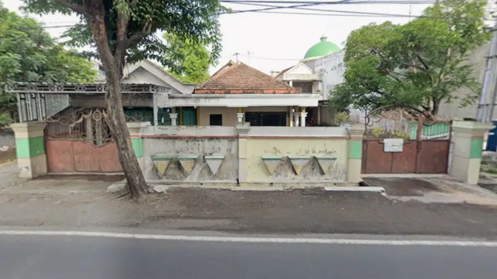 Rumah Luas 2 Lantai di Samping Jalan Jelakombo, Jombang