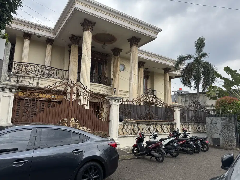 Rumah 2 Lantai di Cipete Utara, Hanya 15 Menit ke Tol Fatmawati