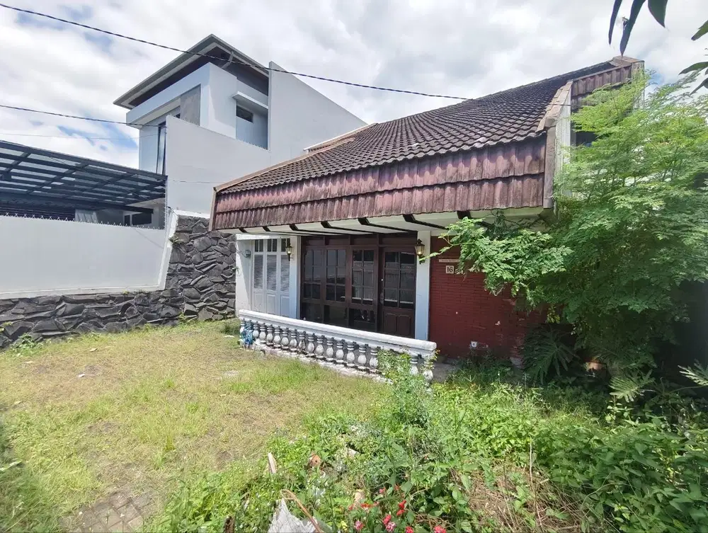 Rumah Murah Hitung Tanah Bangunan Lama Terawat Lokasi Strategis di Sayap Riau Cihapit Bandung