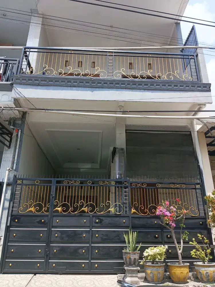 Disewakan Rumah Semi Furnished Bagus Daerah Wiyung Dekat Raya Mastrip