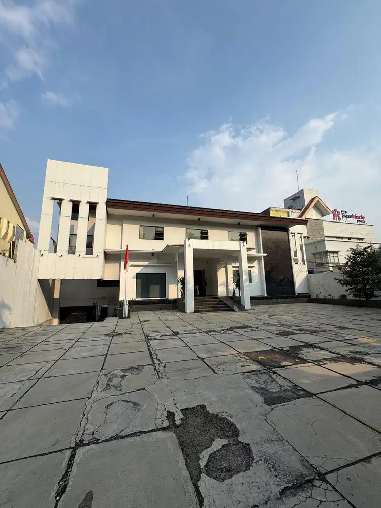 Gedung Kantor  disewakan di dekat SCBD Kebayoran Baru Jakarta Selatan