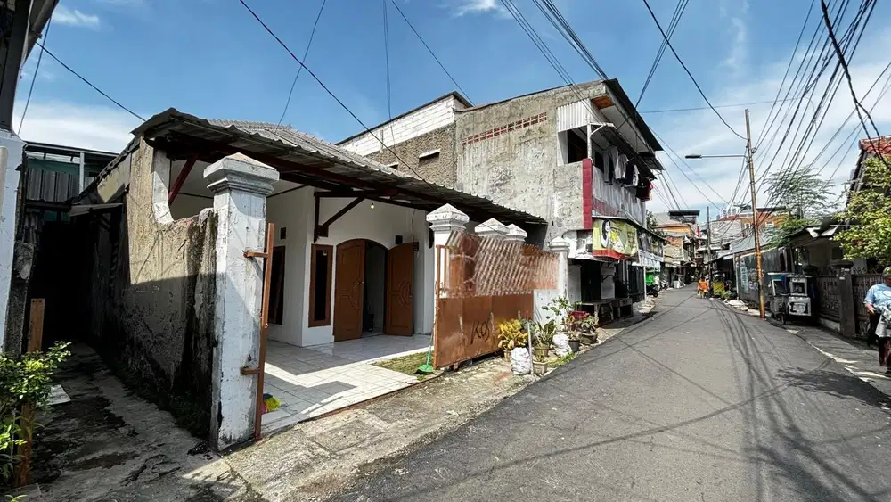 Dijual Rumah bonus kontrakan 13 pintu di karet setia budi