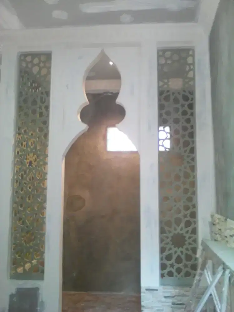 dEkorasii gypsumn partisi ruangan untuk kantor dan pvc kisi-kisi