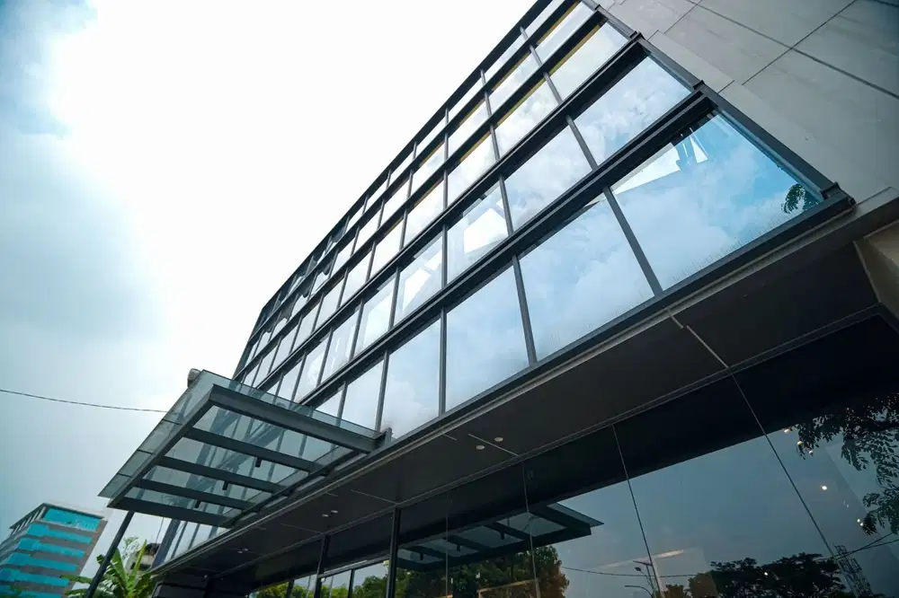 Gedung Komersial Siap Pakai - Luas 534 m2