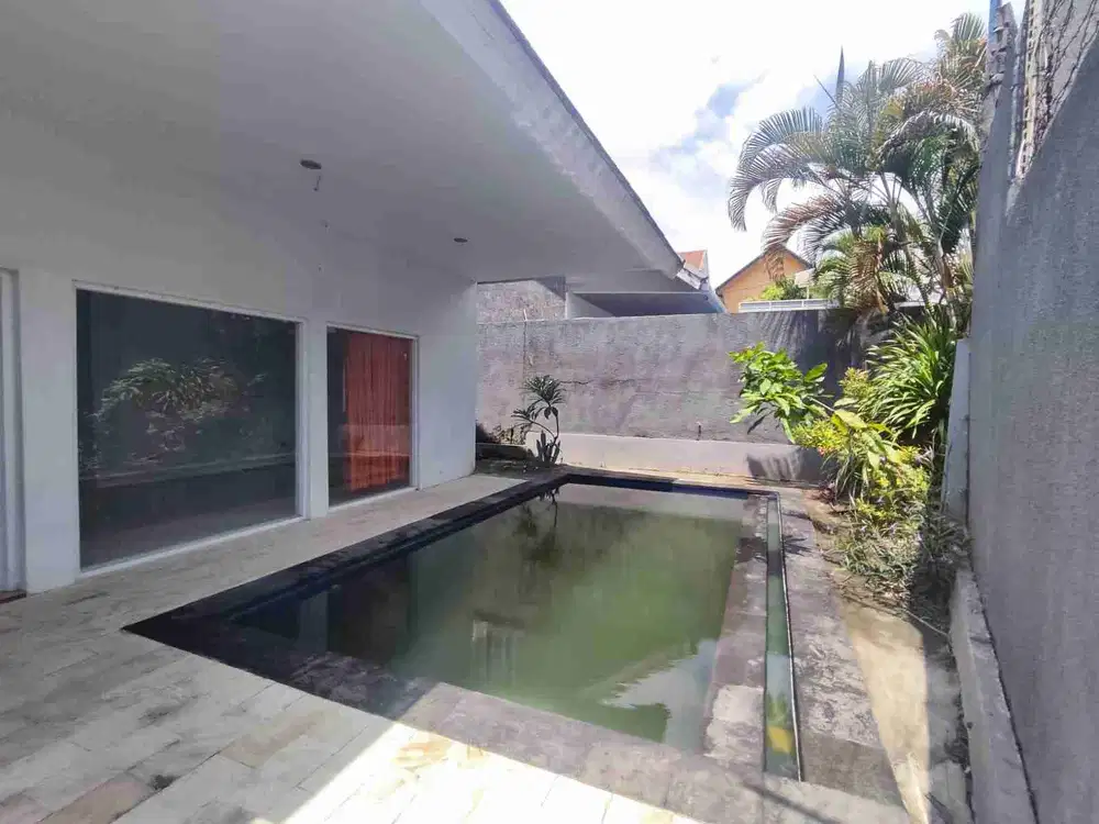 villa Cantik Strategis Taman mumbul Jimbaran Bali
