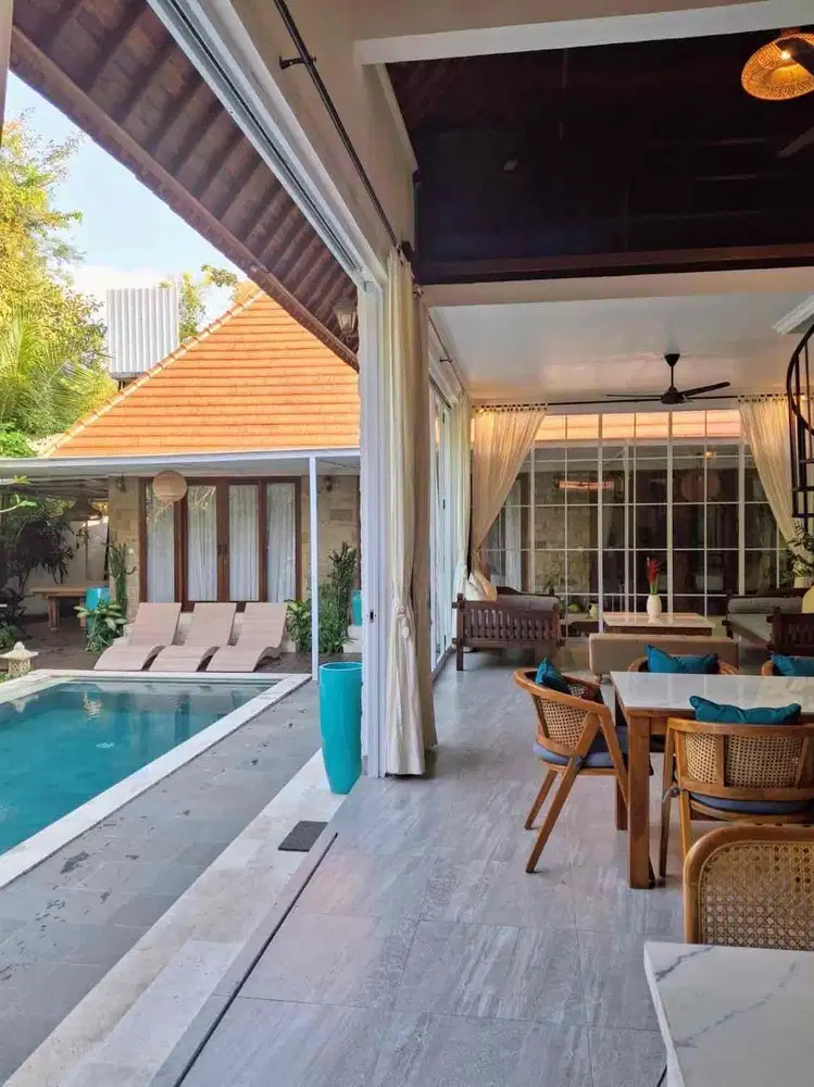 Villa cantik tropis modern Bumbak umalas kerobokan Bali
