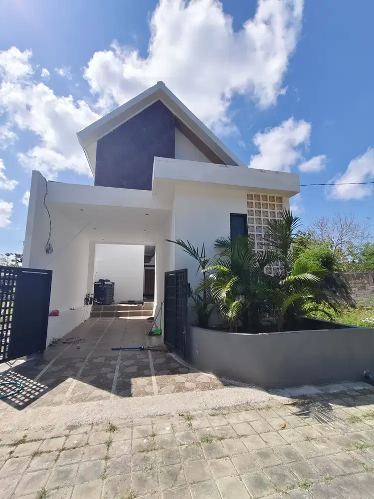 Villa Baru Strategis Tropis Modern Taman mumbul Nusa Dua Bali