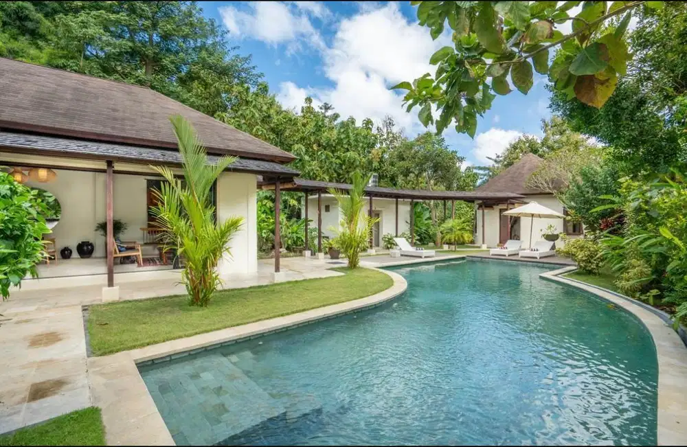 Villa Cantik Tropis Puri Gading Blongkeker Jimbaran Bali