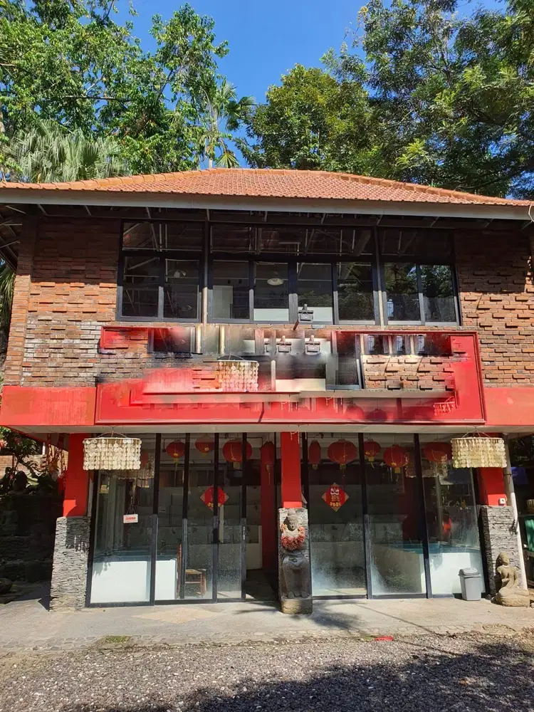 Resto asri strategis suasana ubud Raya Canggu Bali