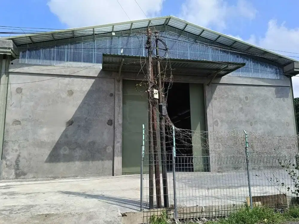 Gudang akses tronton Buluh Indah Denpasar Bali