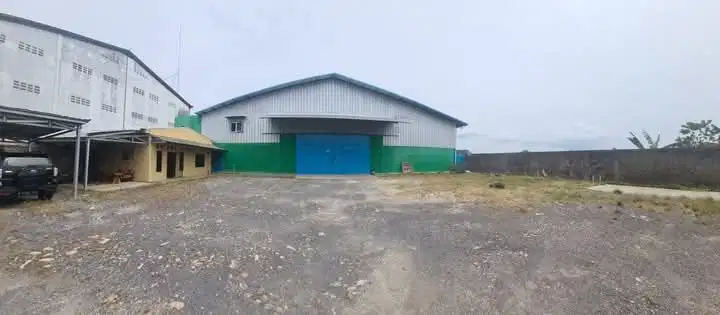 gudang di pinggir jalan raya natar