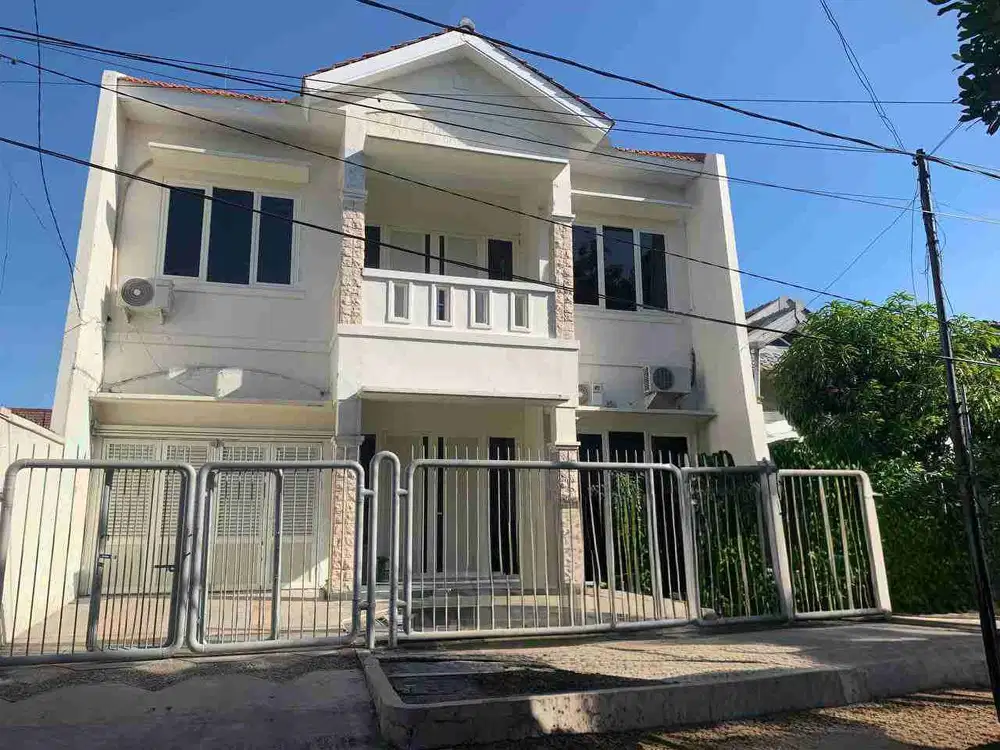 Di Jual Rumah Terawat di Jemursari Timur