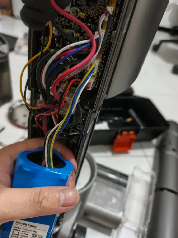 Battery vakum cleaner wet & dry