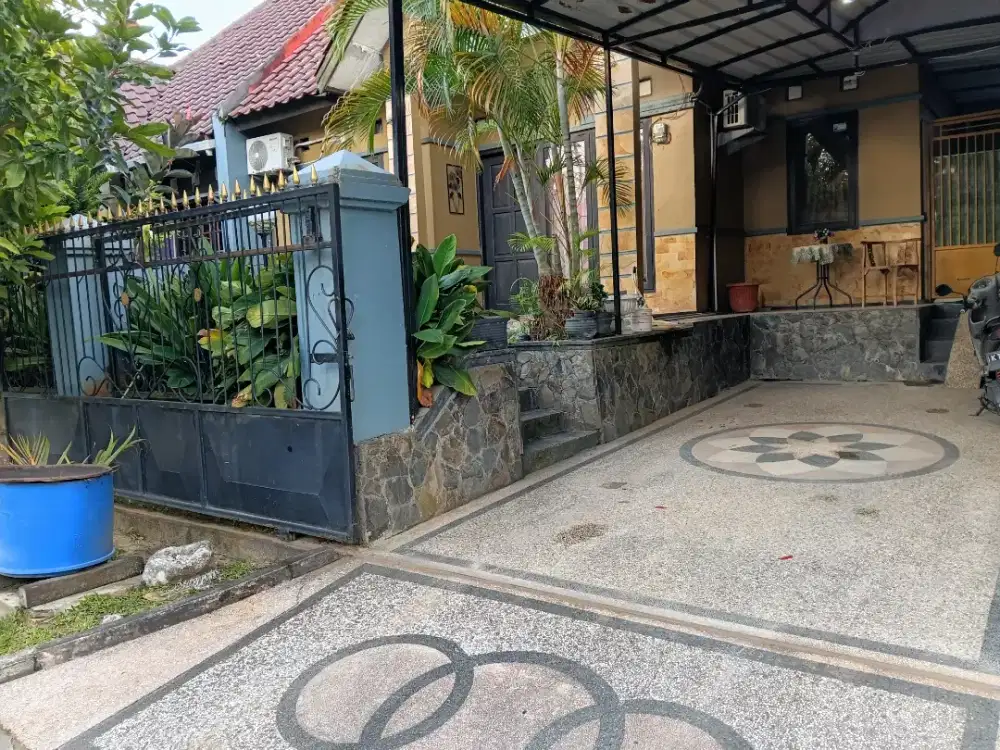 RUMAH DIJUAL ( -+ 350 m masuk dari jalan besar )