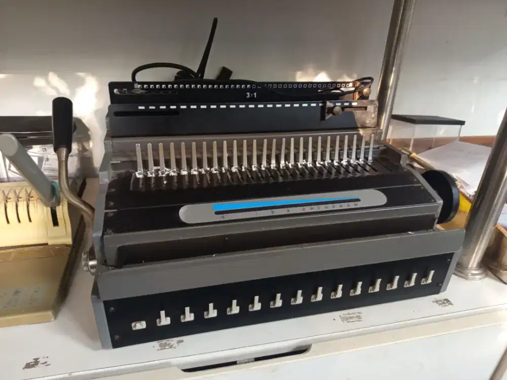 Mesin jilid percetakan elextric dan manual