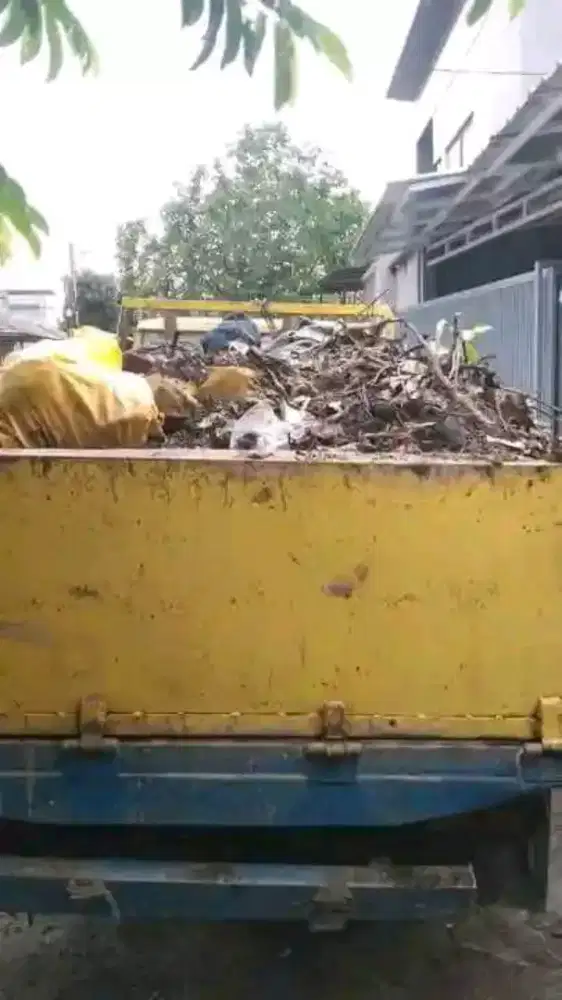 Jasa buang puing berangkal