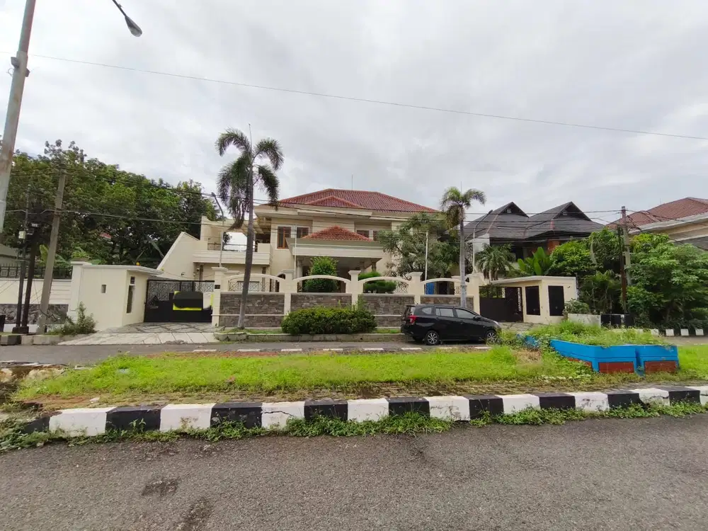 1872. Rumah Jalan Margorejo Indah Utara, Wonocolo Surabaya Selatan