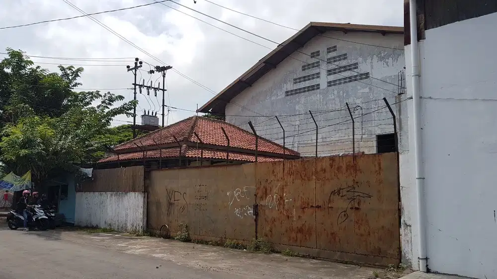 GUDANG DENGAN TANAH LUAS DAERAH GROGOL, SOLO BARU, SUKOHARJO, SURAKARTA