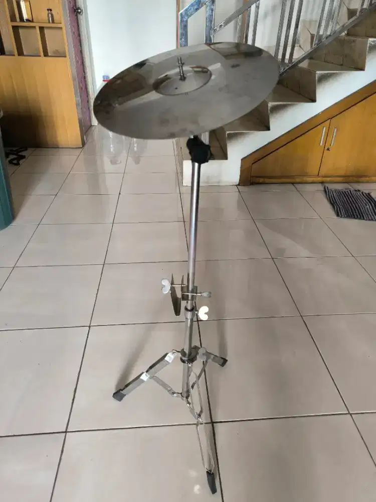 Stand symbal alat musik