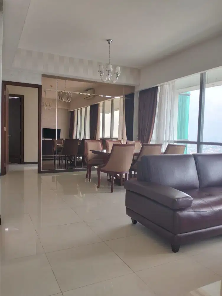 Apartemen ST.Moritz Puri Indah 3+1 BR private lift, Furnished rapi